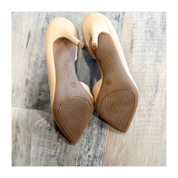 Jessica Simpson Elegant Nude Pumps - Picture 8 of 10